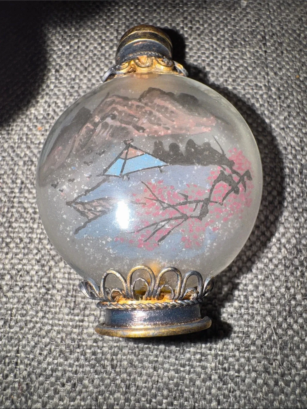 VTG Chinese Reverse Painted Inside Glass Snuff Bottle w/ Silk Brocade Box & Stan